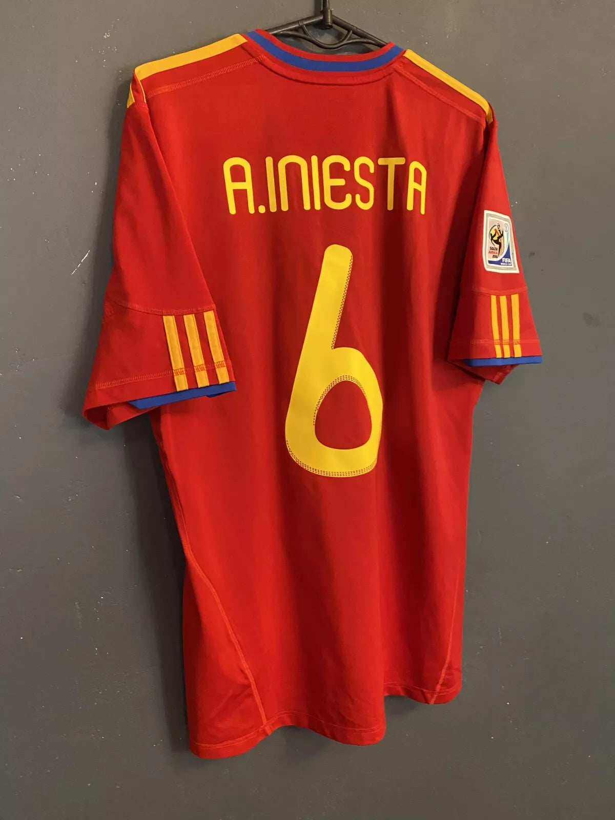 Jersey Iniesta Spain 2010 Legend