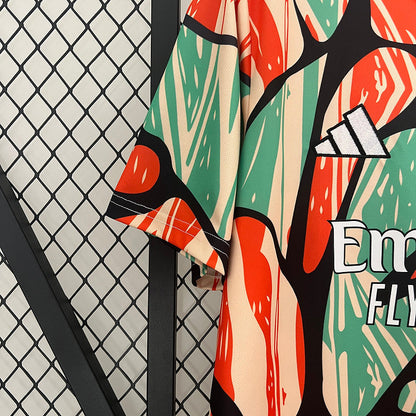 Trikot 24∕25 Arsenal vor dem Spiel 