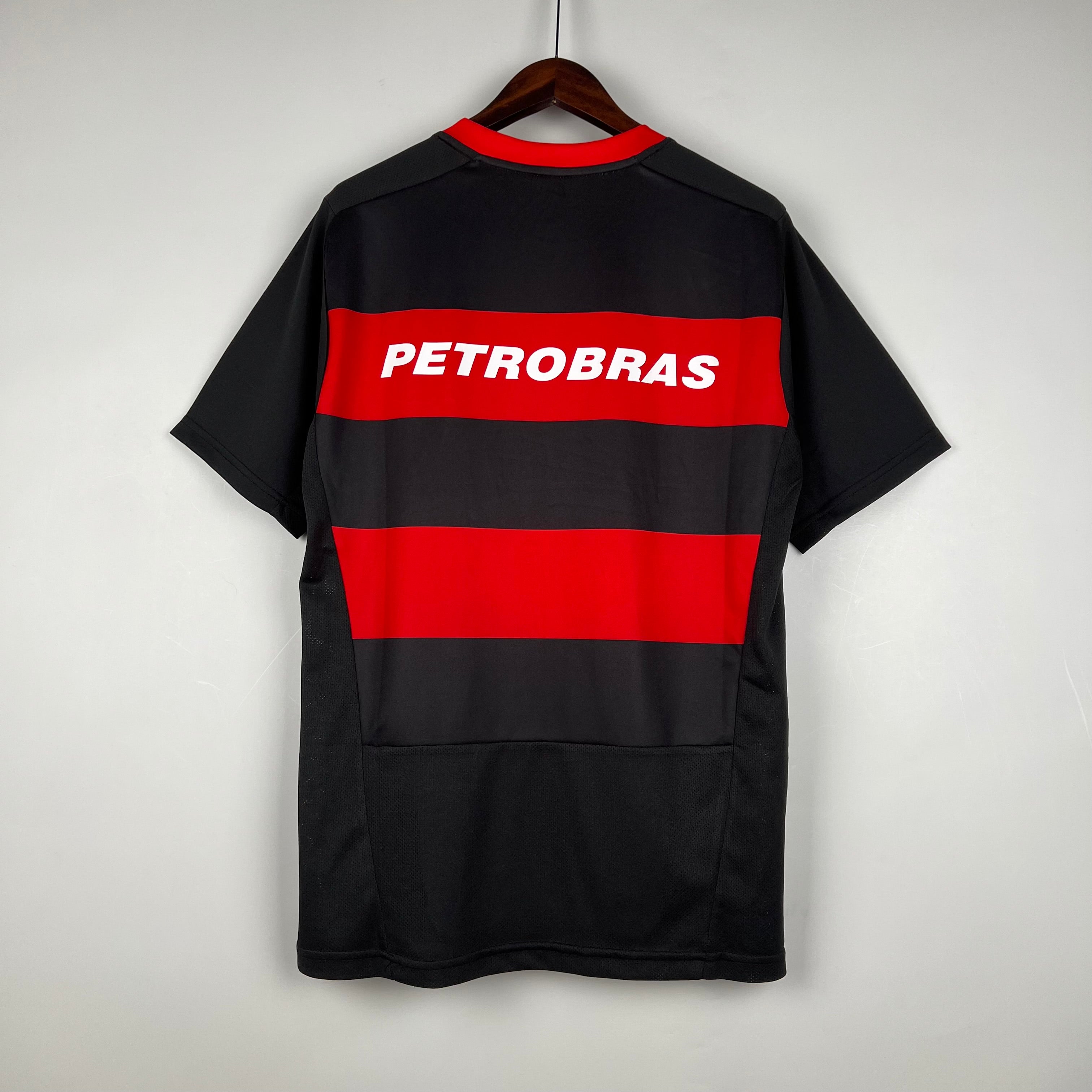 Jersey Flamengo Retrô 2002 Vermelha e Preta