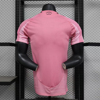 Pink Inter Miami 25/26 home jersey on black mannequin with white sleeve panels