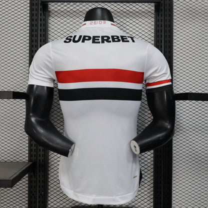 Back of São Paulo 25/26 home jersey: white with red black stripes, Superbet logo